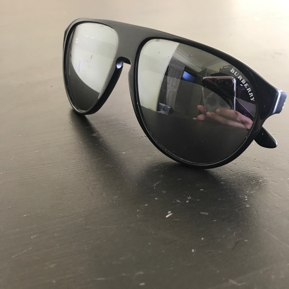 Burberry sunglasses - Picture 1 of 3